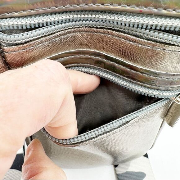 Metallic‎ Silver Cellphone Bag with Silver Camo Removable Crossbody Strap - Picture 6 of 12